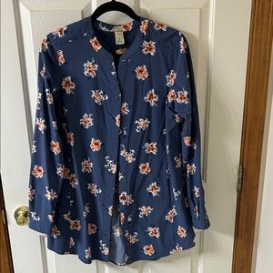 Duluth Trading Co Navy Floral Women's Button Down Shirt